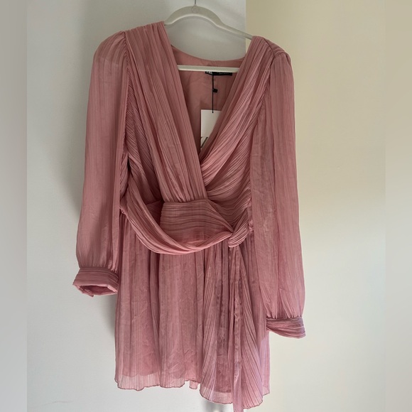 Ruffled mini dress - Picture 2 of 5